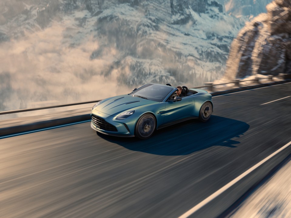 Aston Martin new 2025 Vantage Roadster