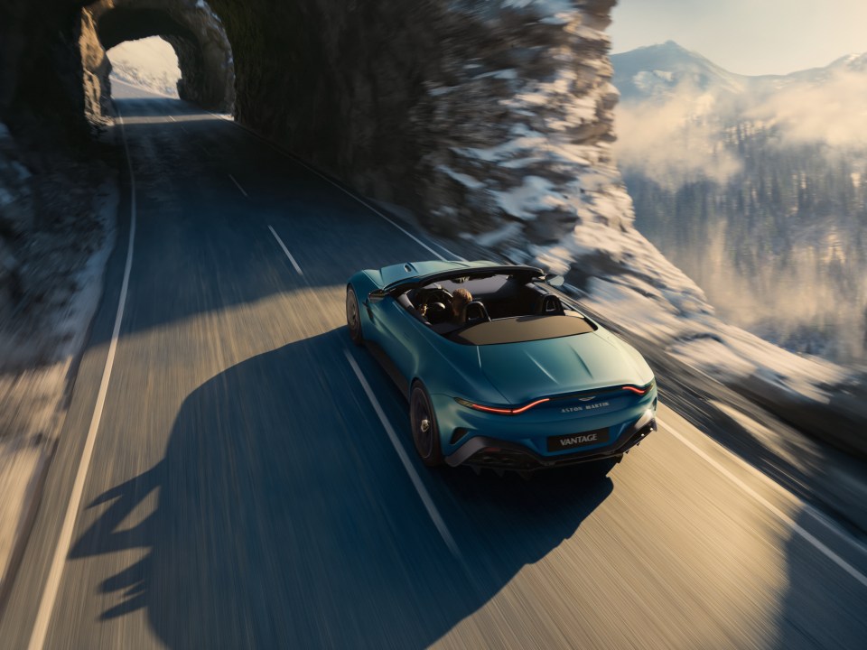 Aston Martin new 2025 Vantage Roadster