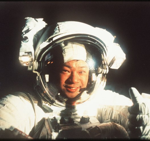 Astronaut Leroy Chiao in a spacesuit.