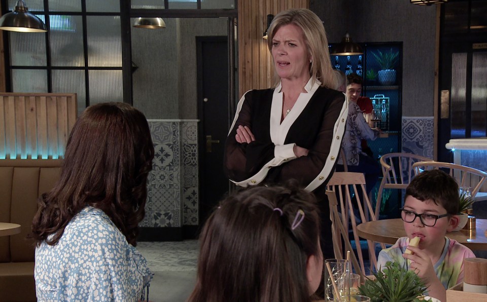 Leanne Battersby defends Ryan Connor, claiming he's a hero.