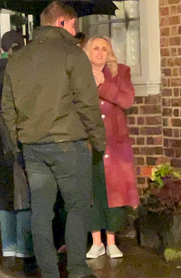 Danny Dyer and Rebel Wilson filming a scene for the Christmas movie *Tinsel Town*.