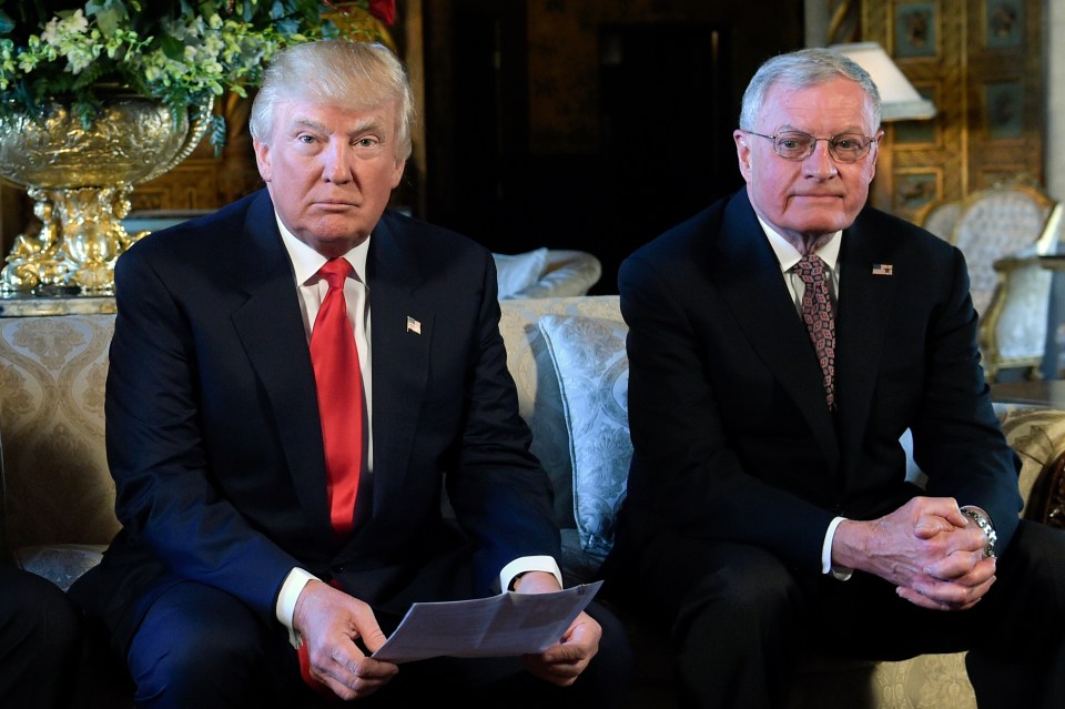 President Donald Trump and Lt. Gen. Keith Kellogg seated together.