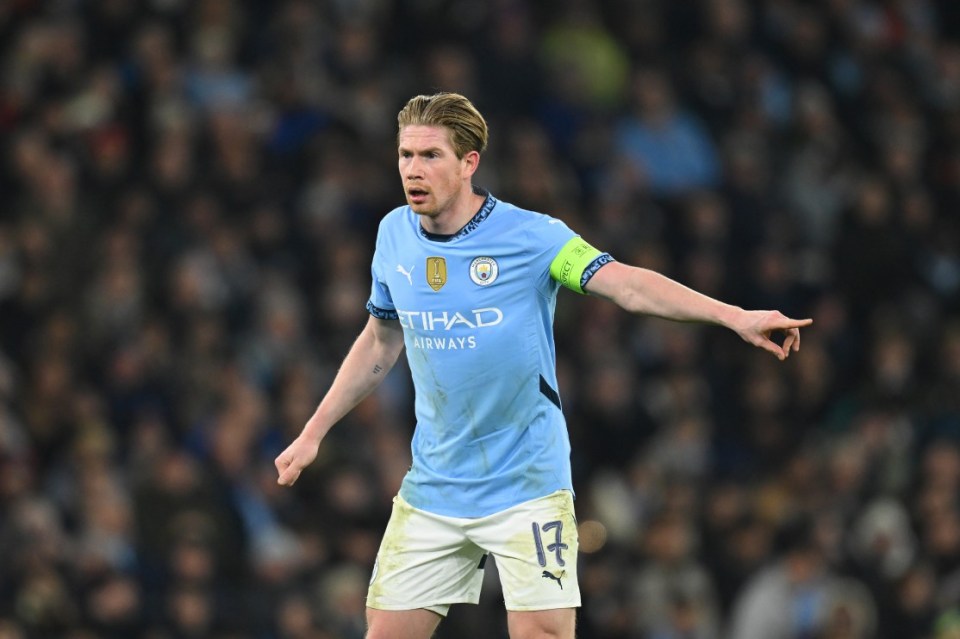MANCHESTER, ENGLAND - FEBRUARY 11: Kevin De Bruyne of Manchester City looks on during the UEFA Champions League 2024/25 League Knockout Play-off first leg match between Manchester City and Real Madrid C.F. at Manchester City Stadium on February 11, 2025 in Manchester, England. (Photo by Michael Regan/Getty Images)