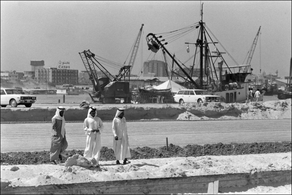 UNITED ARAB EMIRATES - OCTOBER 01: Illustration : Dubai in United Arab Emirates in October, 1977 - Dubai harbour. (Photo by Francois LOCHON/Gamma-Rapho via Getty Images)