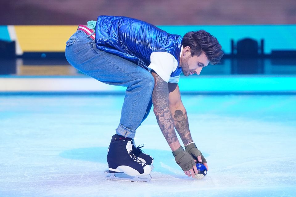 Chris Taylor ice skating on Dancing on Ice TV show.