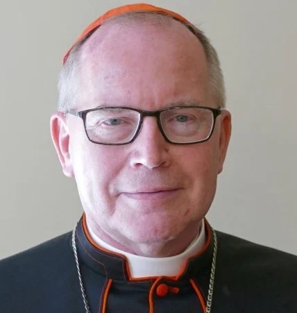 Portrait of Willem Eijk in cardinal's attire.