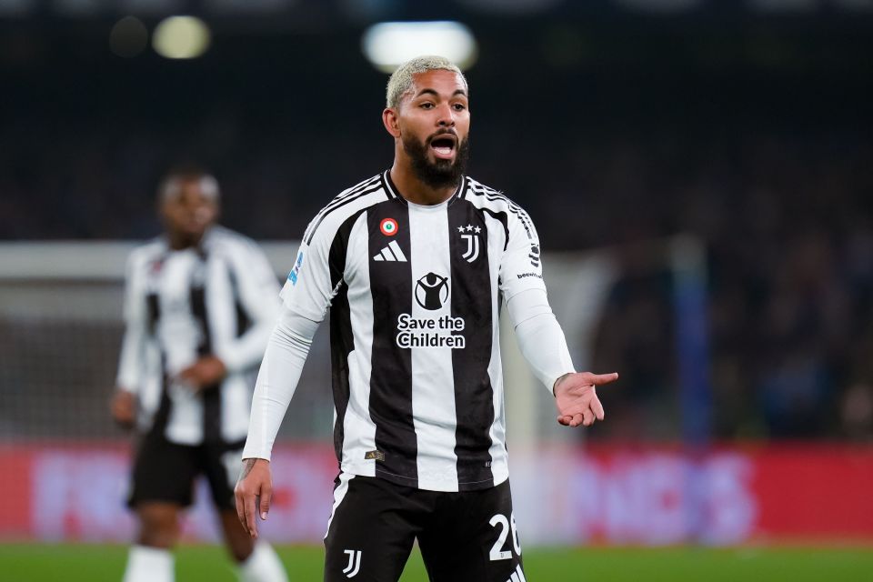 Douglas Luiz of Juventus FC yelling during a soccer match.