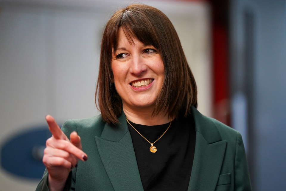Photo of Rachel Reeves, Chancellor of the Exchequer, gesturing.