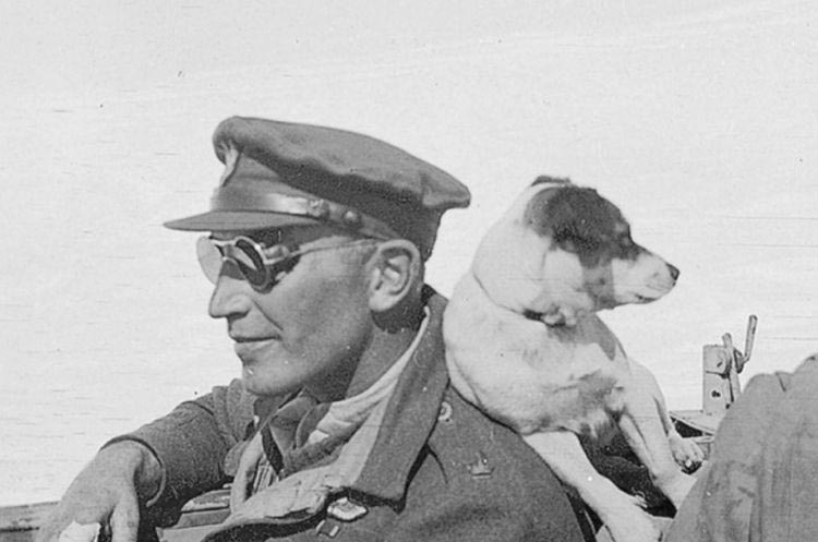 Paddy Mayne, a founder of the British Special Air Service, with his dog.