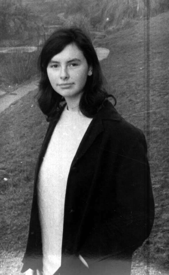 Black and white photo of Lesley McMurray.