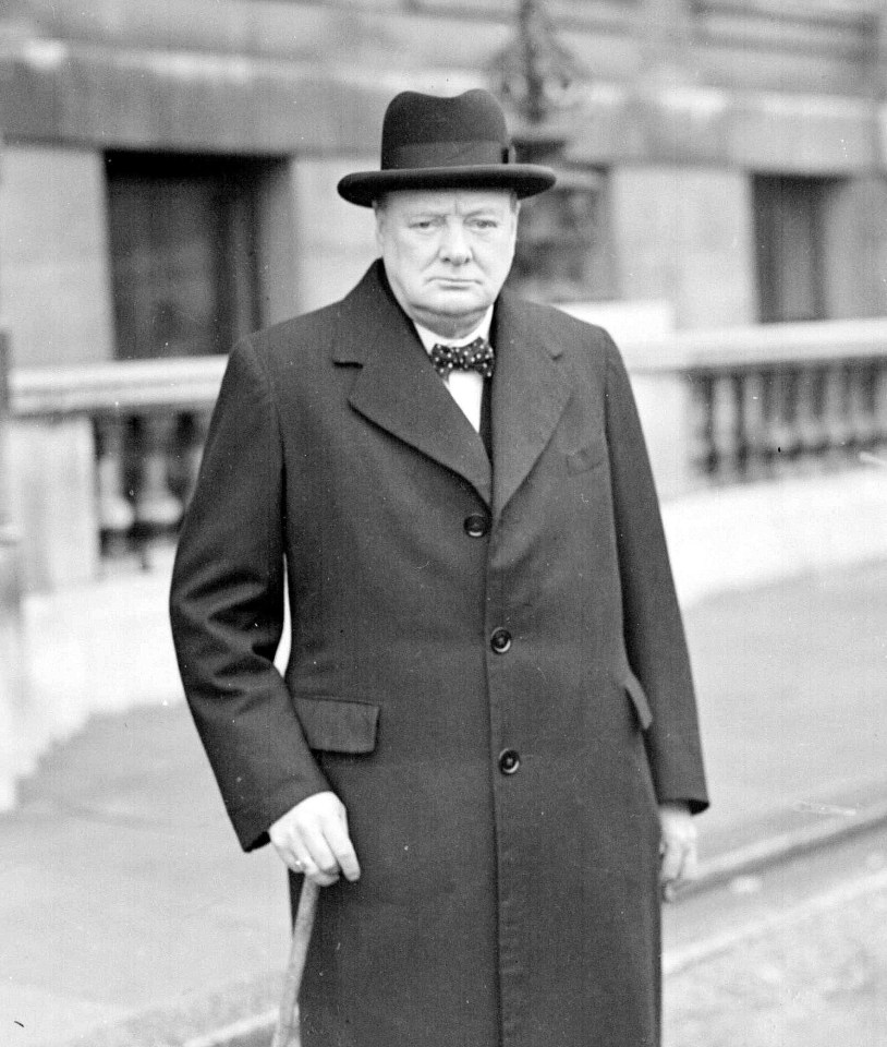 Black and white photo of Winston Churchill.