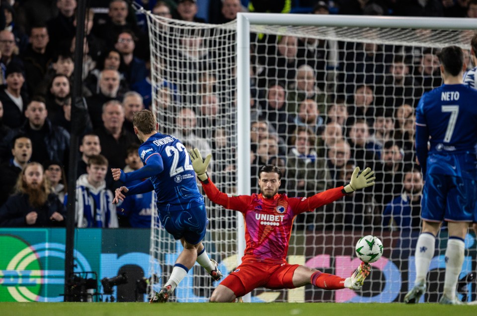 Chelsea FC's Kiernan Dewsbury-Hall scoring a goal.