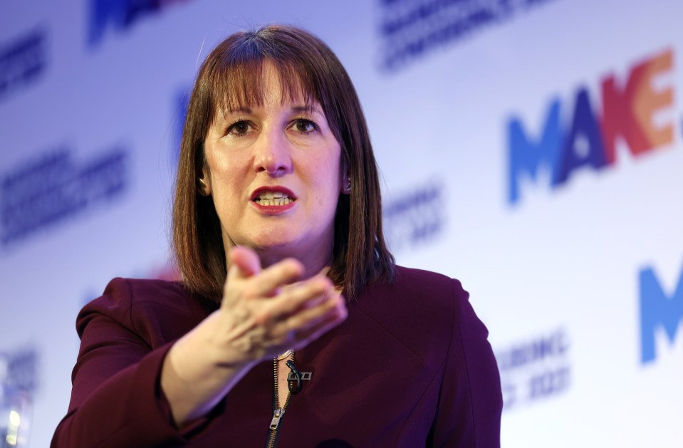 Rachel Reeves speaking at a manufacturing summit.