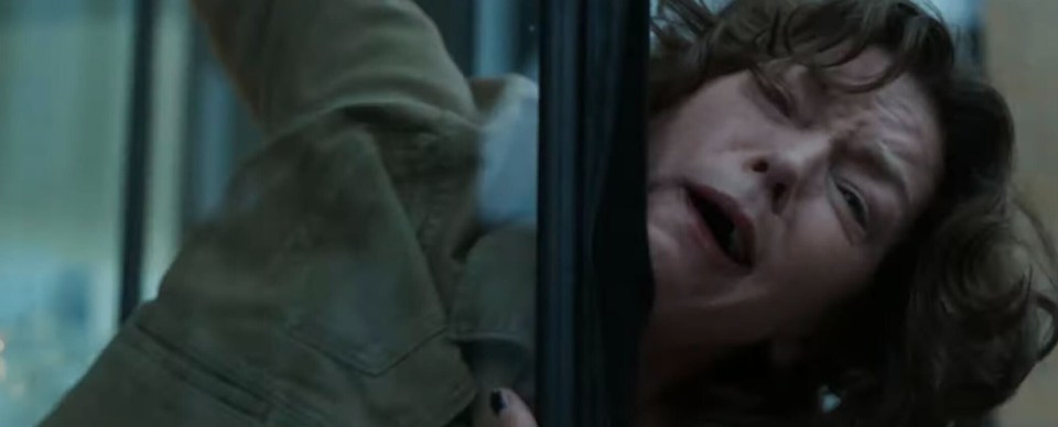 Terrified woman in Final Destination trailer.