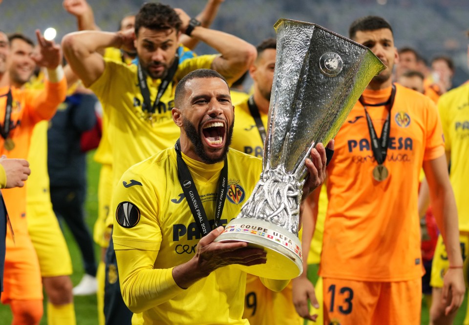 Etienne Capoue of Villarreal CF celebrating with the UEFA Europa League trophy.