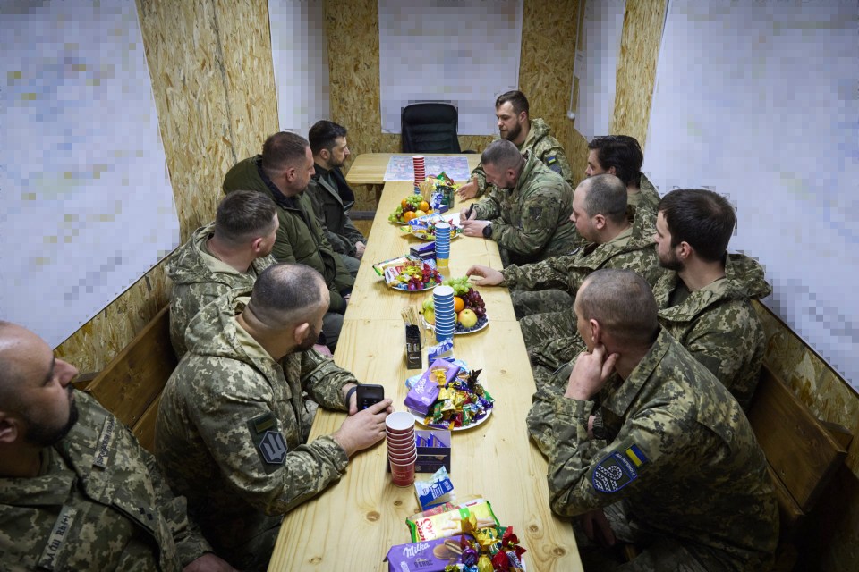 epa11981230 A handout picture made available by the Presidential Press Service shows Ukrainian President Volodymyr Zelensky meeting with commanders of the Ukrainian Armed Forces at an undisclosed location in the Donetsk region, Ukraine, 22 March 2025. Zelenskyy visited the command posts of the Pokrovsk tactical group and the 59th separate assault brigade of unmanned systems named after Yakiv Handziuk during his working visit to the Donetsk region amid the ongoing Russian invasion. EPA/PRESIDENTIAL PRESS SERVICE HANDOUT HANDOUT HANDOUT EDITORIAL USE ONLY/NO SALES