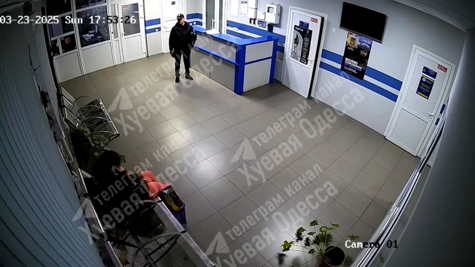 Video shows an explosion at a police station in Odessa, Ukraine, Marc 23, 2025. A woman with a bag entered the police station. (Newsflash/NX)