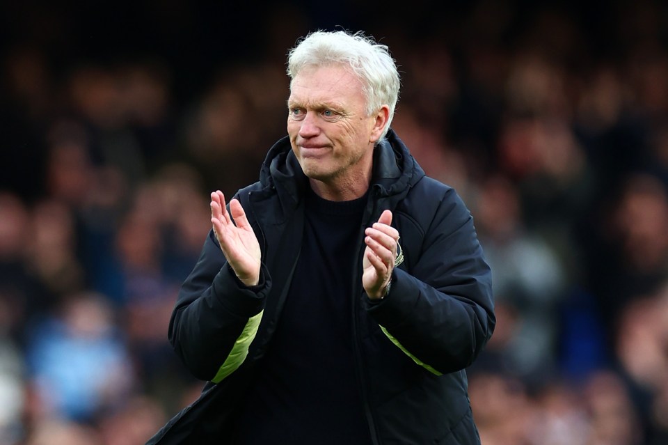 David Moyes applauding.