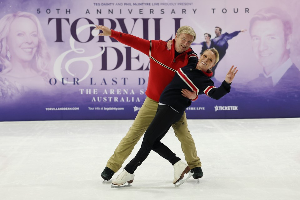 Jayne Torvill and Christopher Dean ice skating.
