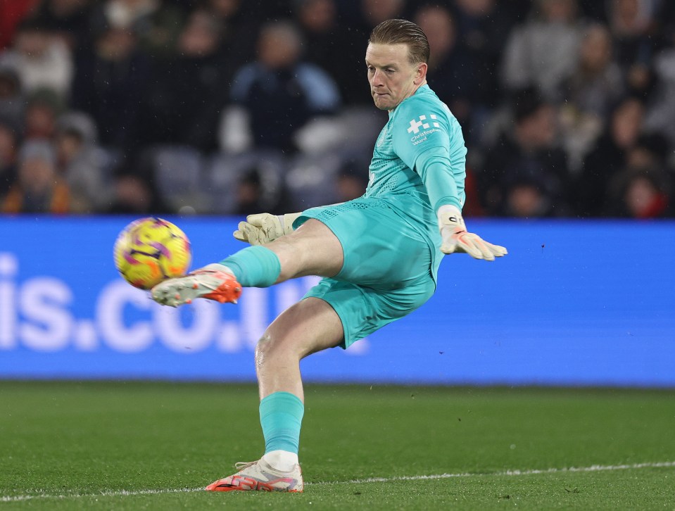 Jordan Pickford of Everton taking a goal kick during a soccer match.