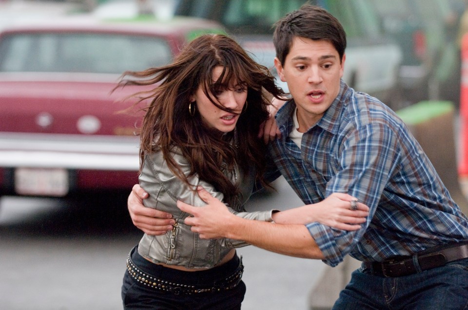 Jacqueline MacInnes Wood and Nicholas D'Agosto in a scene from Final Destination 5.