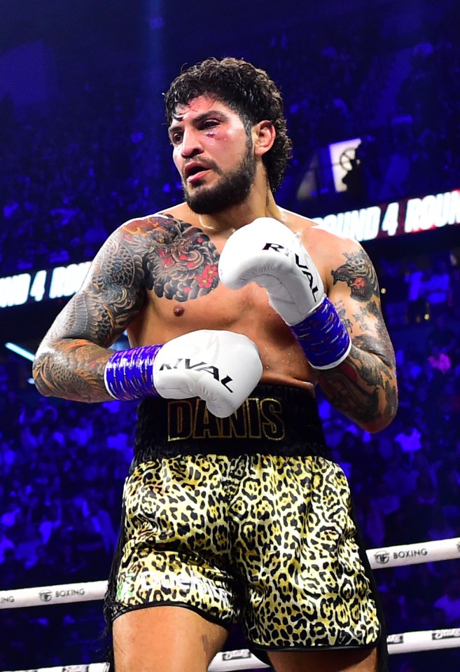 Dillon Danis boxing at the Misfits Heavyweight fight.