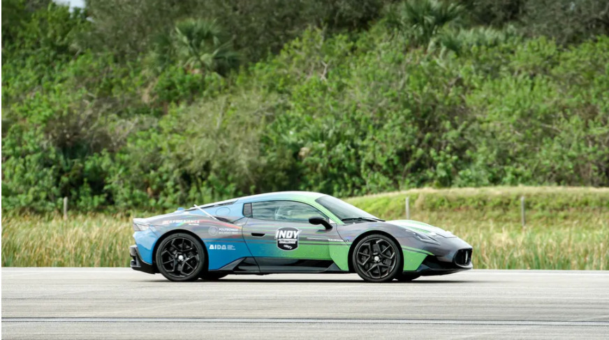 AI robot car reaching nearly 200 mph.