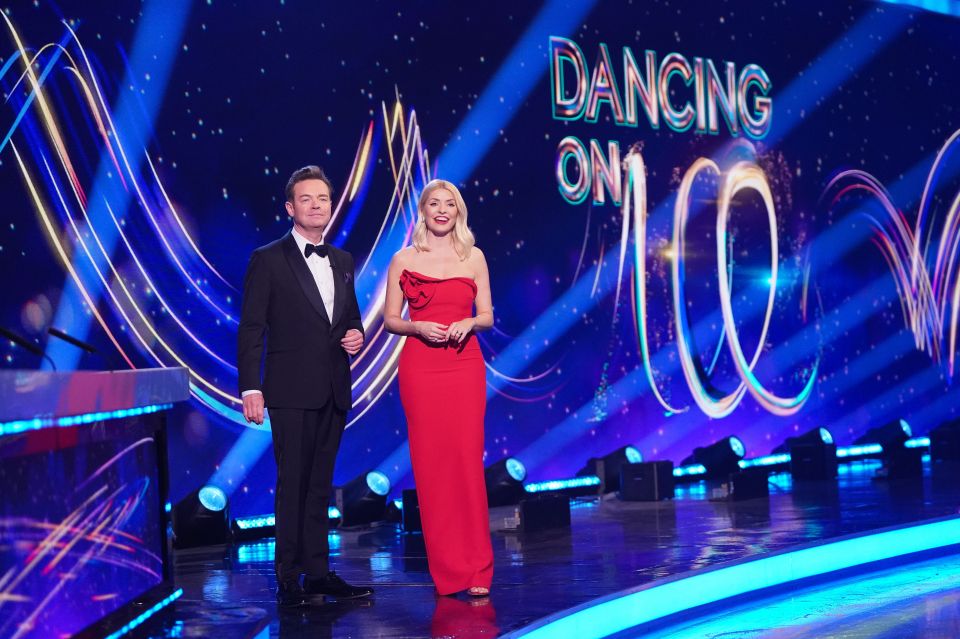 Stephen Mulhern and Holly Willoughby hosting Dancing on Ice.