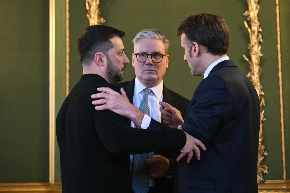 Volodymyr Zelensky, Keir Starmer, and Emmanuel Macron meeting at a summit.