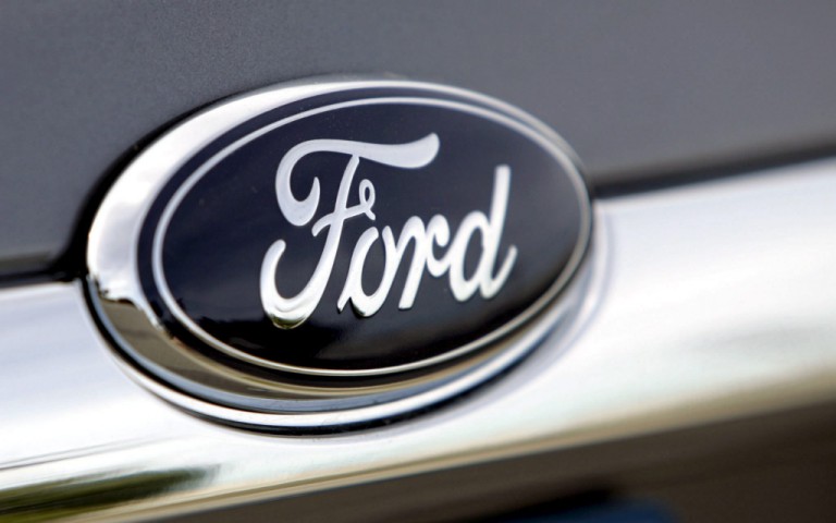 epa00557331 Ford Motor Company logo on a vehicles at Bob Maxey Ford dealership in Detroit, Michigan on Thursday, 20 October 2005. Ford reported a worldwide automotive pre-tax loss of $1.3 billion, excluding special items, for the third quarter. EPA/JEFF KOWALSKY