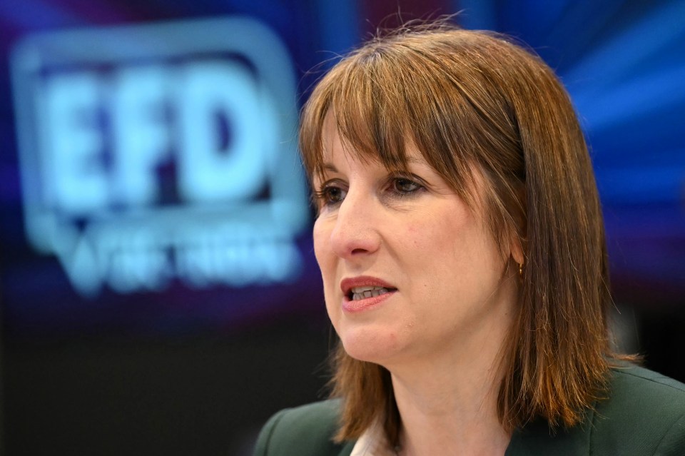 Headshot of Rachel Reeves speaking.
