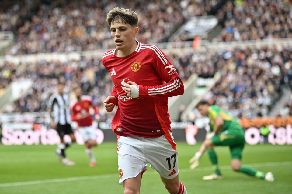 Alejandro Garnacho of Manchester United celebrating a goal.