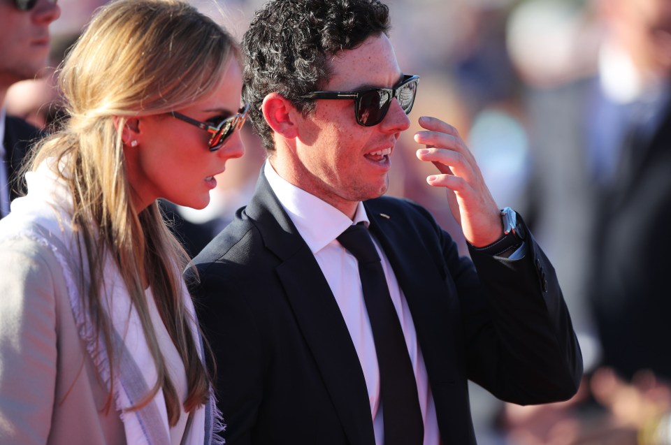 Rory McIlroy celebrating his birthday with cake.