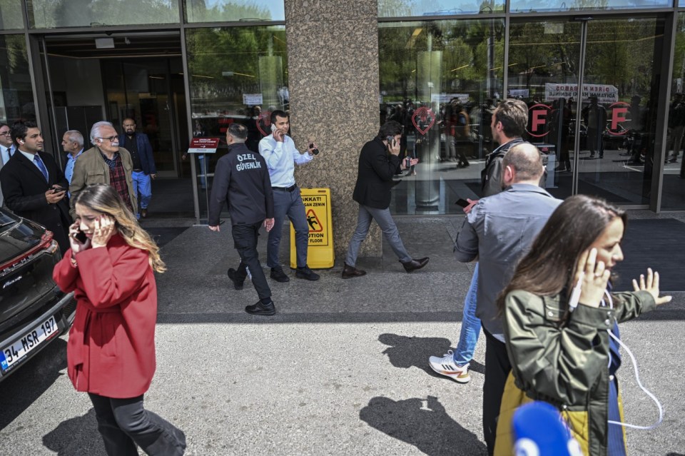 ISTANBUL, TURKIYE - APRIL 23: People leave the buildings in panic and call their loved ones after 6.2 magnitude earthquake jolts Istanbul, Turkiye on April 23, 2025. 6.2 magnitude earthquake jolts Turkiye, epicenter being Istanbul's Silivri district. (Photo by Murat Sengul/Anadolu via Getty Images)
