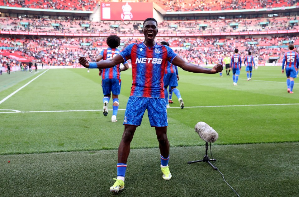 LONDON, ENGLAND - APRIL 26: Ismaila Sarr of Crystal Palace celebrates scoring his team's third goal during the Emirates FA Cup Semi Final match between Crystal Palace and Aston Villa at Wembley Stadium on April 26, 2025 in London, England. (Photo by Cameron Smith - The FA/The FA via Getty Images)