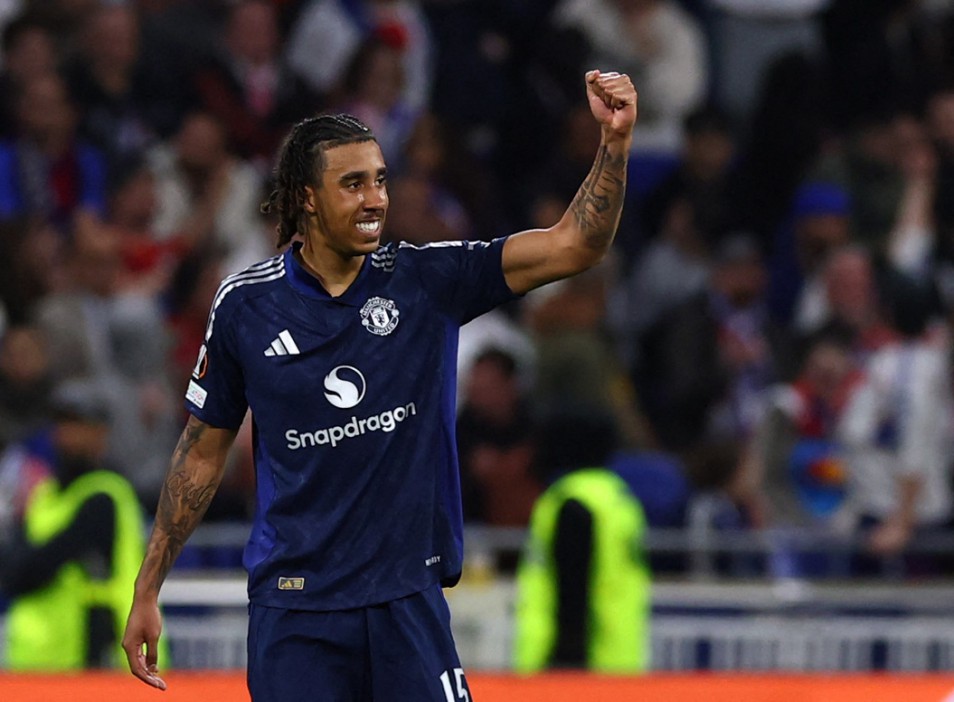 Soccer Football - Europa League - Quarter Final - First Leg - Olympique Lyonnais v Manchester United - Groupama Stadium, Lyon, France - April 10, 2025 Manchester United's Leny Yoro celebrates scoring their first goal REUTERS/Gonzalo Fuentes