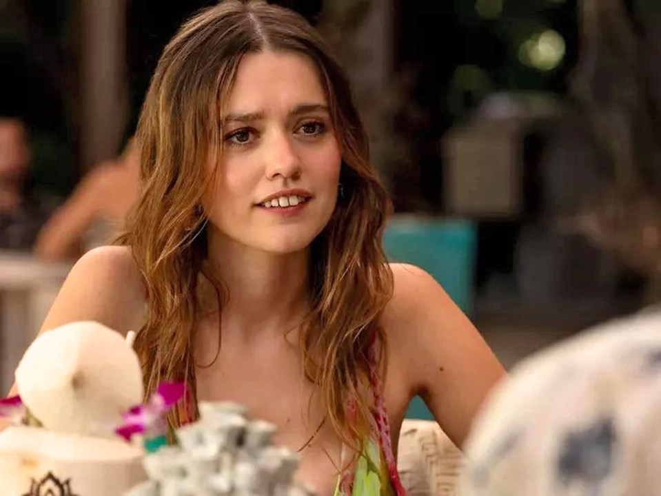 Aimee Lou Wood in a scene from White Lotus.