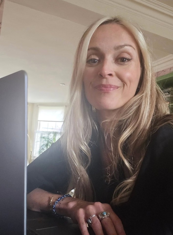 Selfie of Fearne Cotton sharing a health update.
