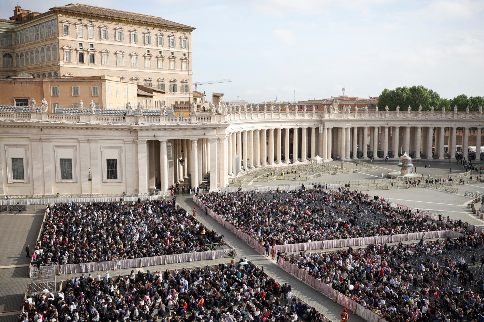Large crowd gathered in St. Peter's Square.