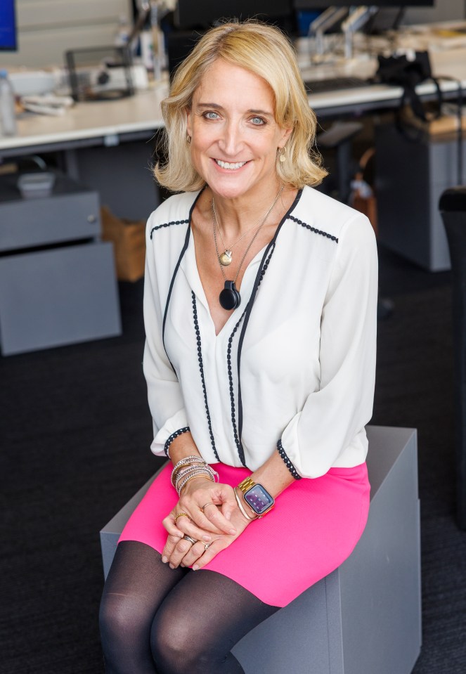 Portrait of Nadia Cohen wearing an AI pendant.