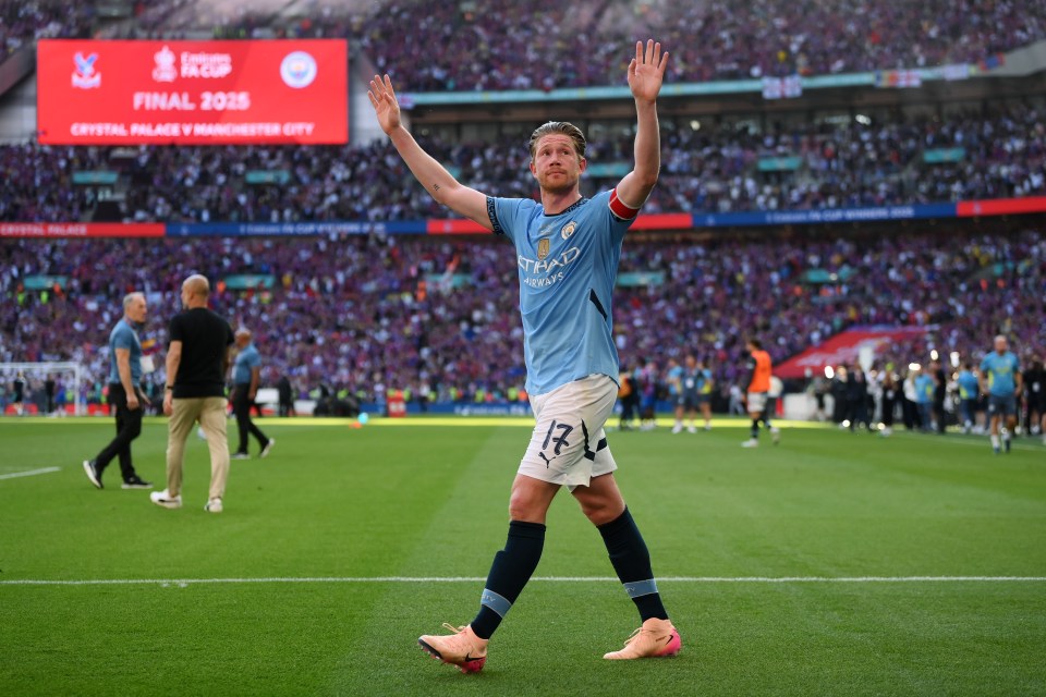 LONDON, ENGLAND - MAY 17: Kevin De Bruyne of Manchester City acknowledges the fans following the Emirates FA Cup Final match between Crystal Palace and Manchester City at Wembley Stadium on May 17, 2025 in London, England. (Photo by Mike Hewitt/Getty Images)