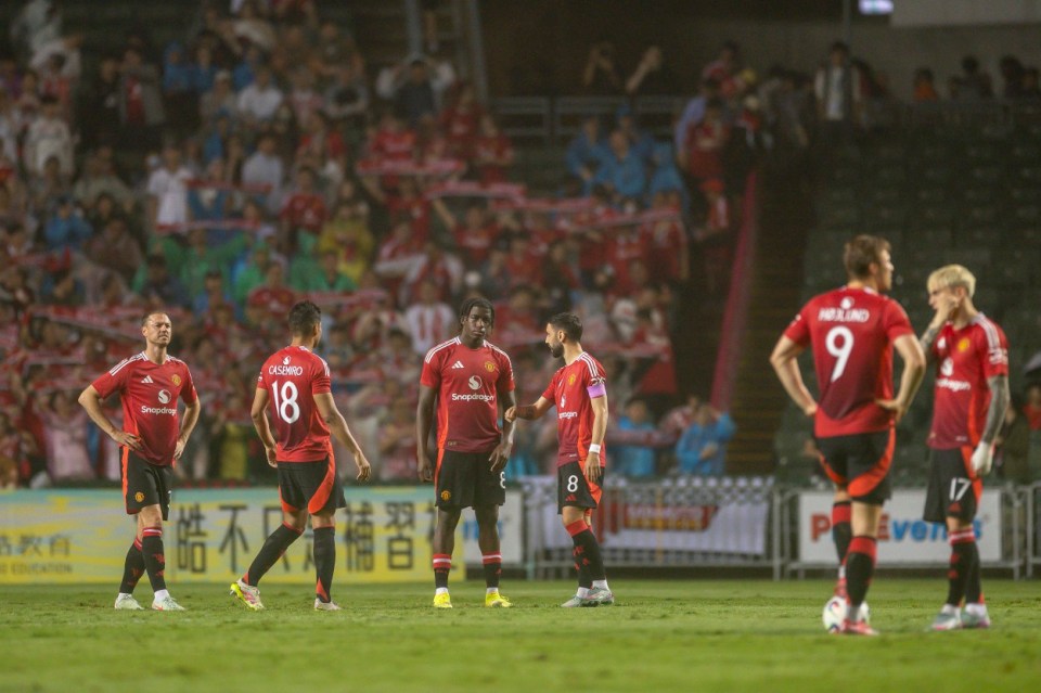 HONG KONG, CHINA - MAY 30: Bruno Fernandes of Manchester United (C) reacts prior to the match between Manchester United and Hong Kong at Hong Kong Stadium on May 30, 2025 in Hong Kong, China. (Photo by Yu Chun Christopher Wong/Manchester United via Getty Images)