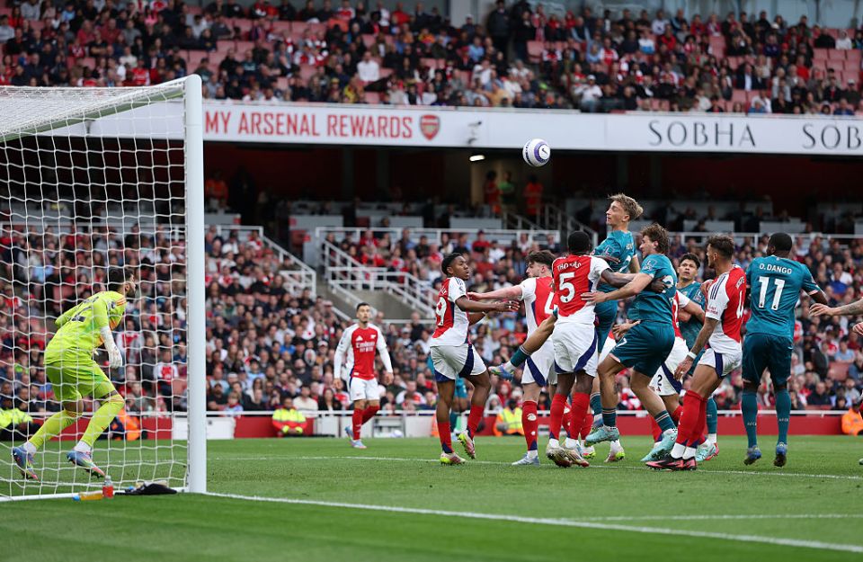 LONDON, ENGLAND - MAY 03: Dean Huijsen of AFC Bournemouth scores his team's first goal with a header as David Raya of Arsenal fails to make a save during the Premier League match between Arsenal FC and AFC Bournemouth at Emirates Stadium on May 03, 2025 in London, England. (Photo by Ryan Pierse/Getty Images)