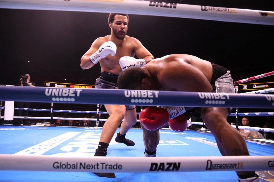 Moses Itauma boxing Mike Balogun.