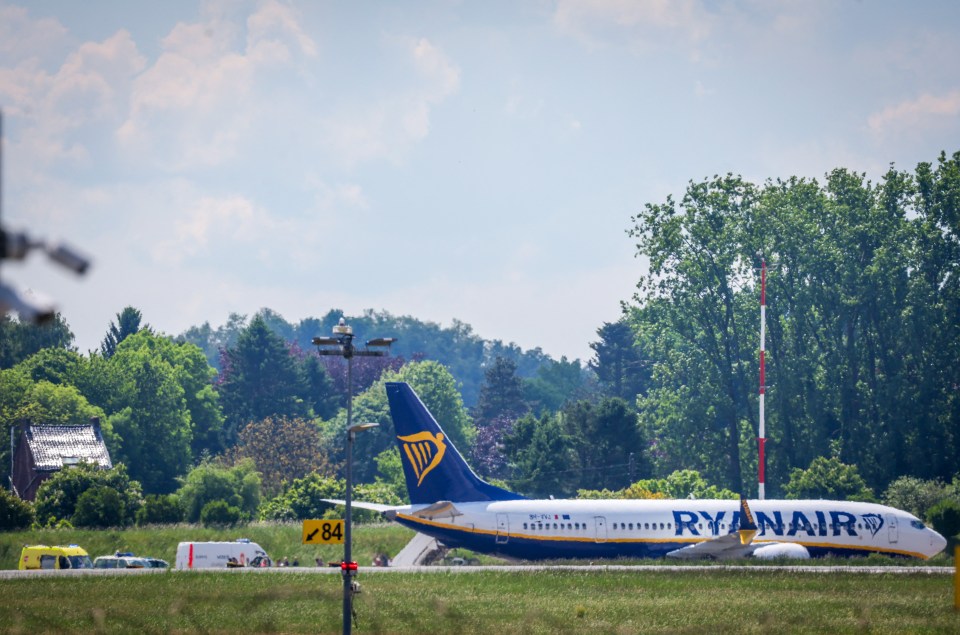 Ryanair plane on a runway after a bomb threat.