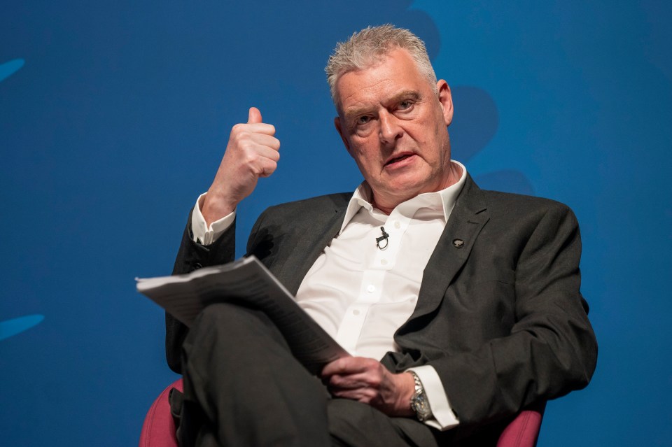Lee Anderson, Deputy Chair of the Conservative Party, giving a thumbs up.