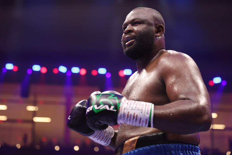 Martin Bakole during a boxing match.