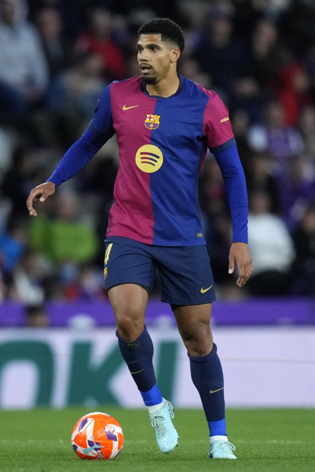 Ronald Araujo of FC Barcelona in action during a LaLiga match.
