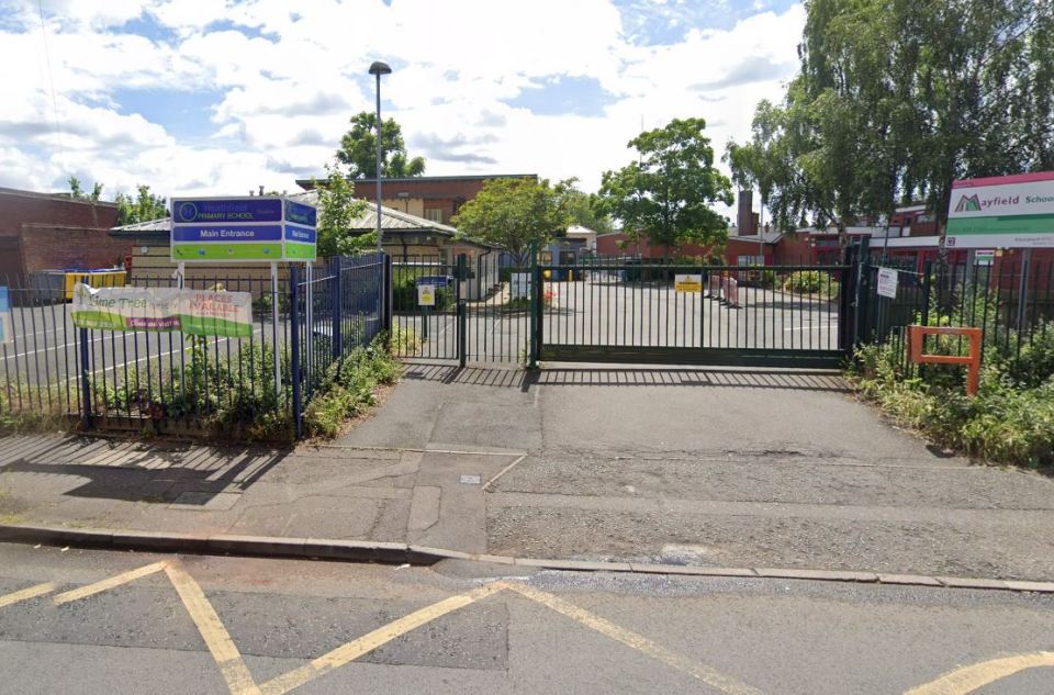 Main entrance to Heathfield Primary School.