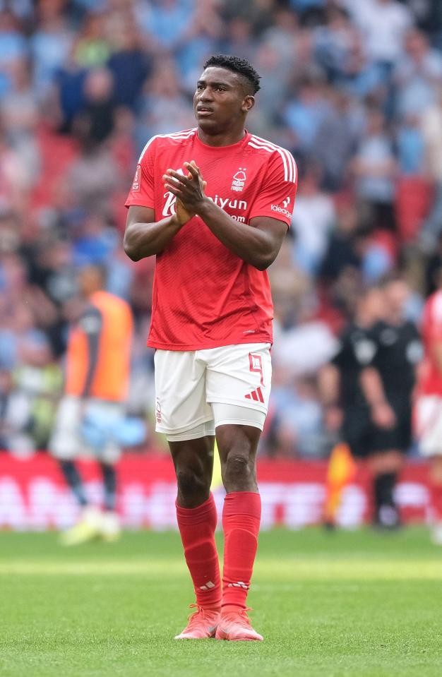 Taiwo Awoniyi of Nottingham Forest applauding fans.